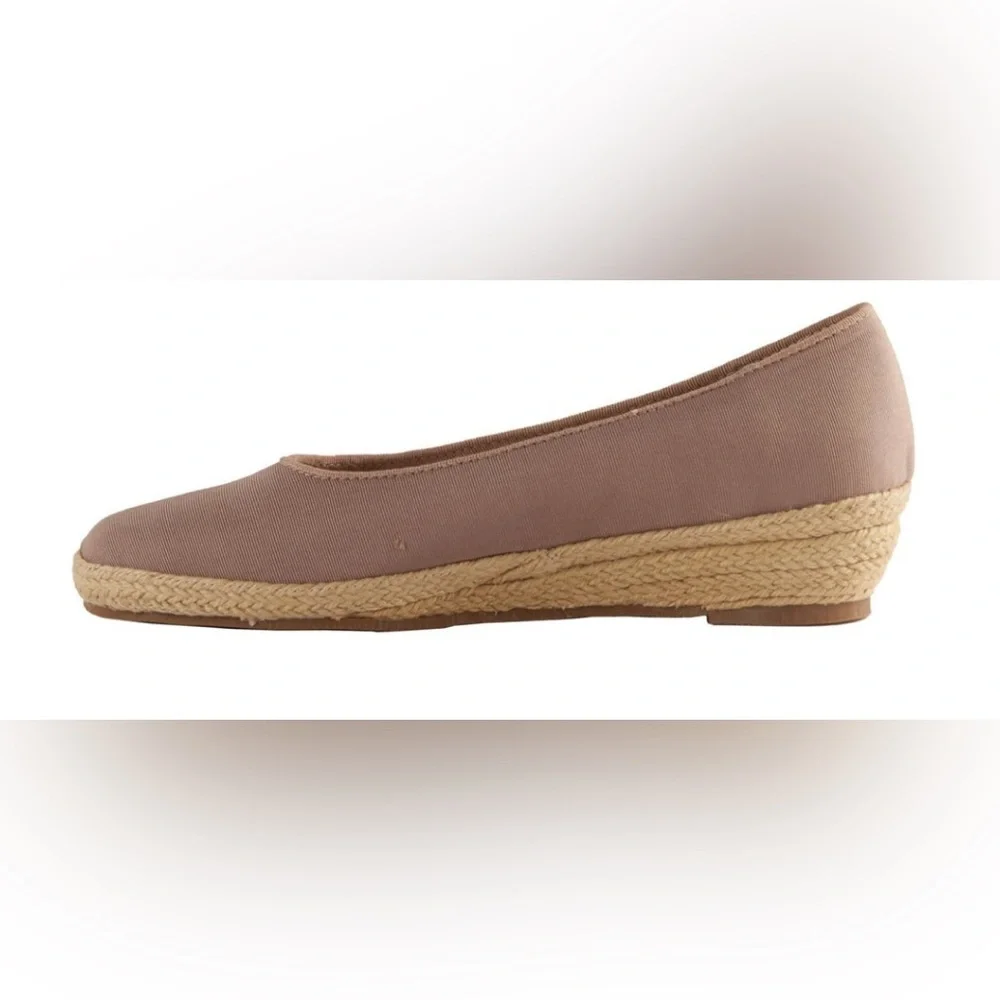 DAVID TATE CHILL STROLL TAUPE ESPADRILLE SHOES 9WW NEW NO BOX